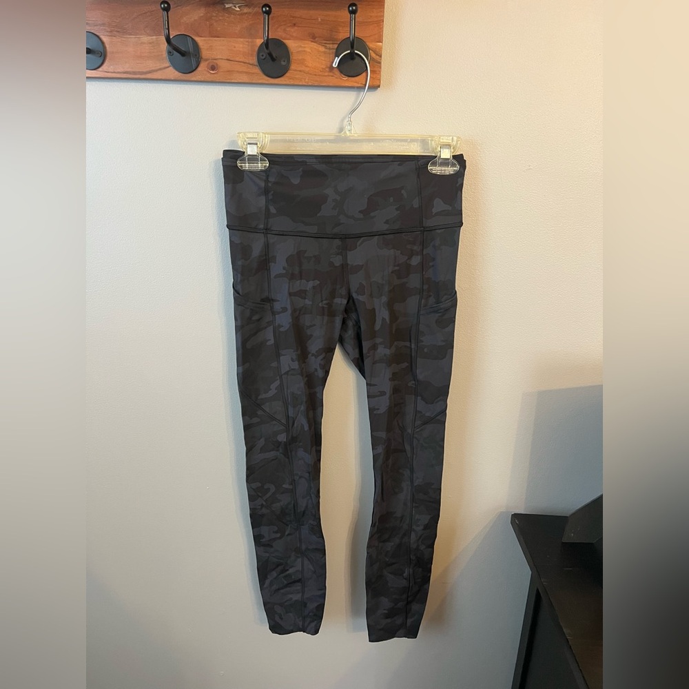 Lulu Lemon Black Camouflage Wunder Under Leggings